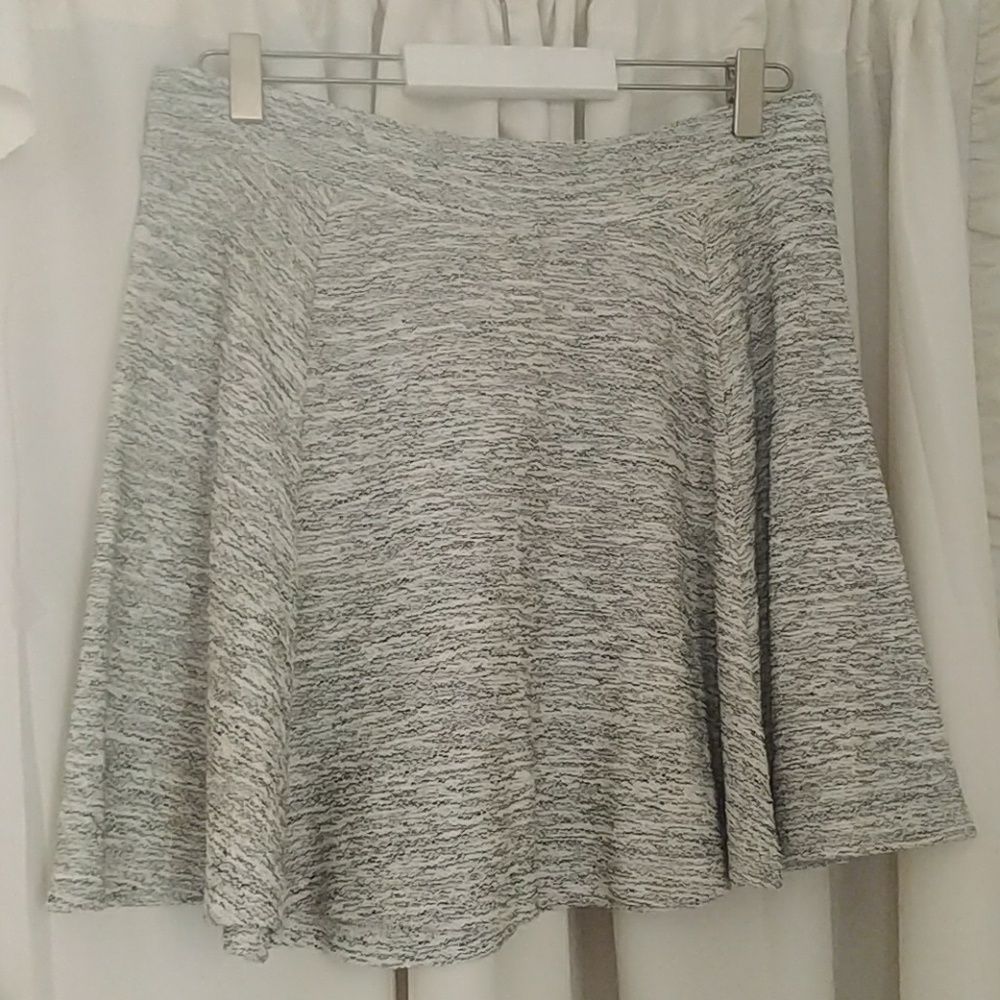A-line knit skirt